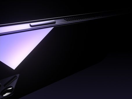 Dunkler Hintergrund mit einem diagonalen lila Lichtstrahl und einem Smartphone-ähnlichen Objekt. 3D Visualisiert.